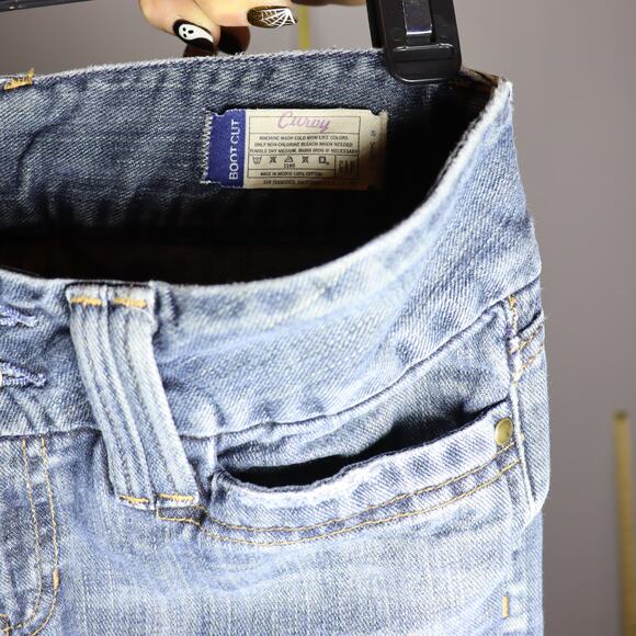 GAP Curvy Bootcut Jeans Size 4 Medium Wash Stretch Denim - Picture 3 of 4